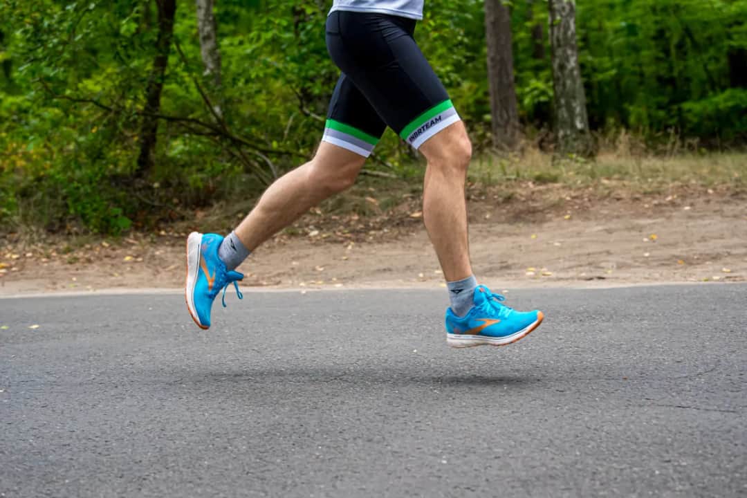 Jakie buty do biegania wybrać, aby uniknąć kontuzji i bólu?