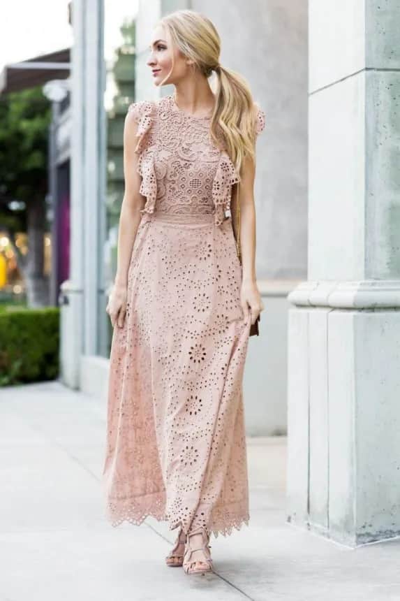Jakie buty do koronkowej sukienki? 5 idealnych propozycji