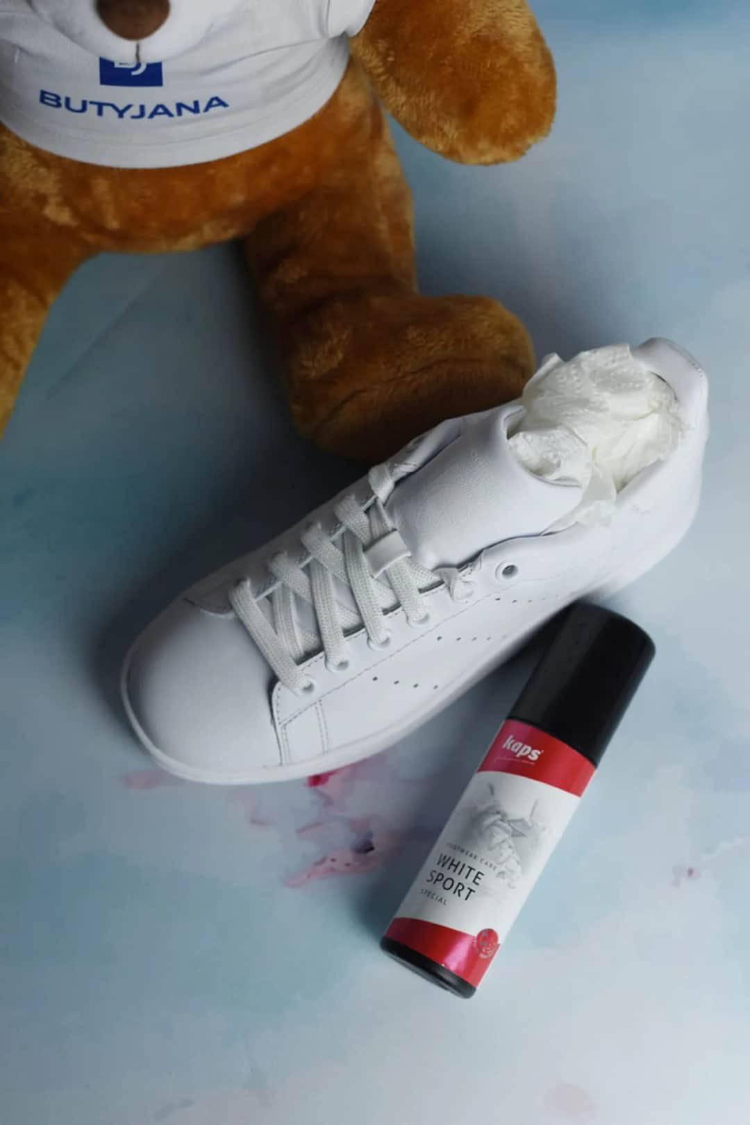 Jak czyścić białe buty z materiału: 7 skutecznych metod i porad