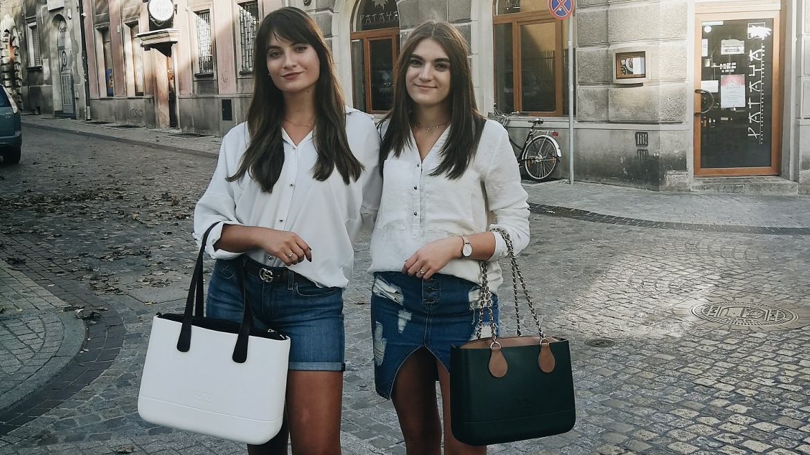 Siostry Klaudia & Sandra z torebkami Doubleu